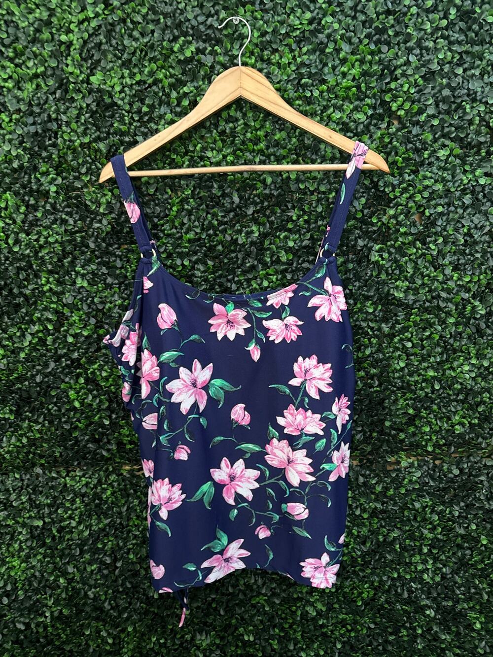 Sweet Escape plus size swimsuit top, size 20W,